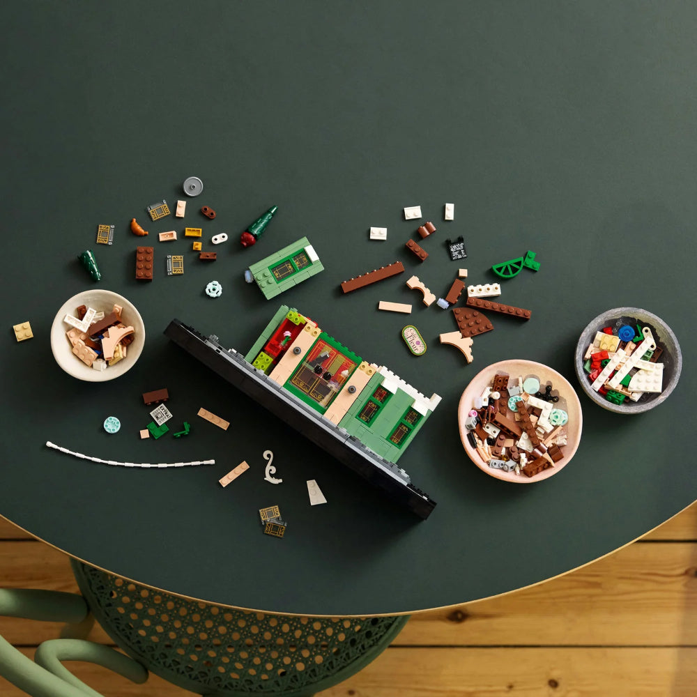 LEGO® ICONS™ French Café