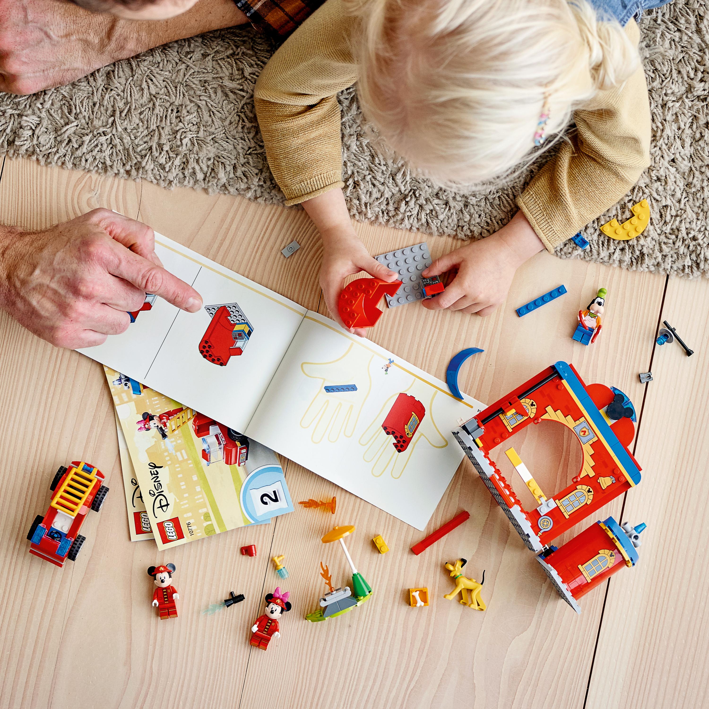 Lego Mickey and Friends Fire Truck  Station