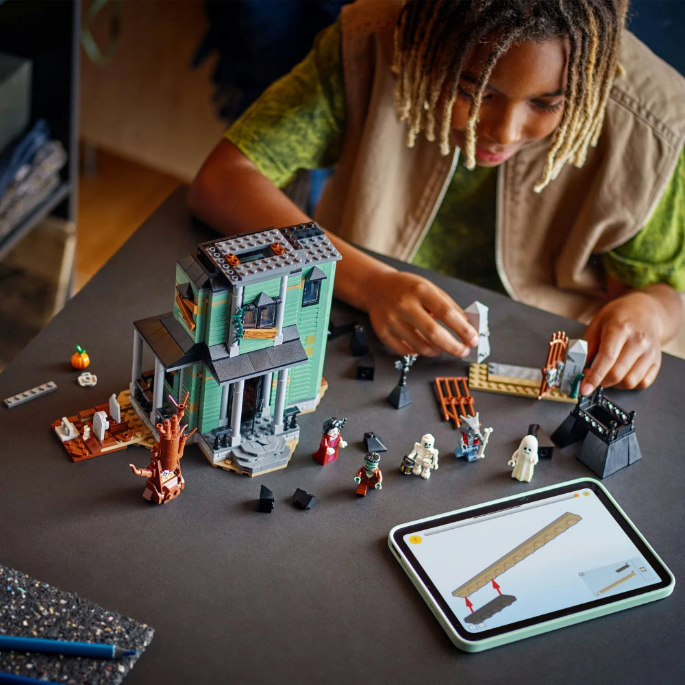 LEGO® Creator 3-in-1 Haunted Mansion LEGO® Creator 3-in-1 Haunted Mansion