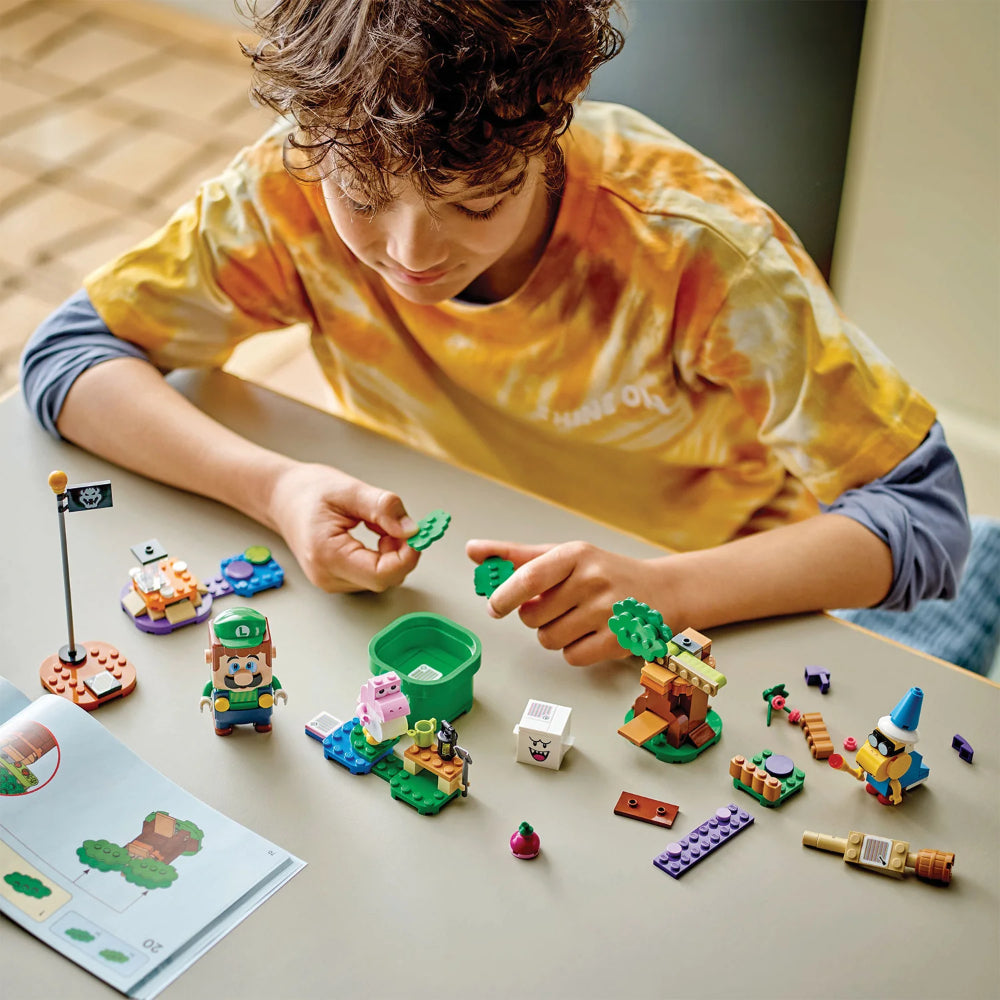 LEGO® Super Mario™ Adventures with Interactive LEGO® Luigi™ LEGO® Super Mario™ Adventures with Interactive LEGO® Luigi™