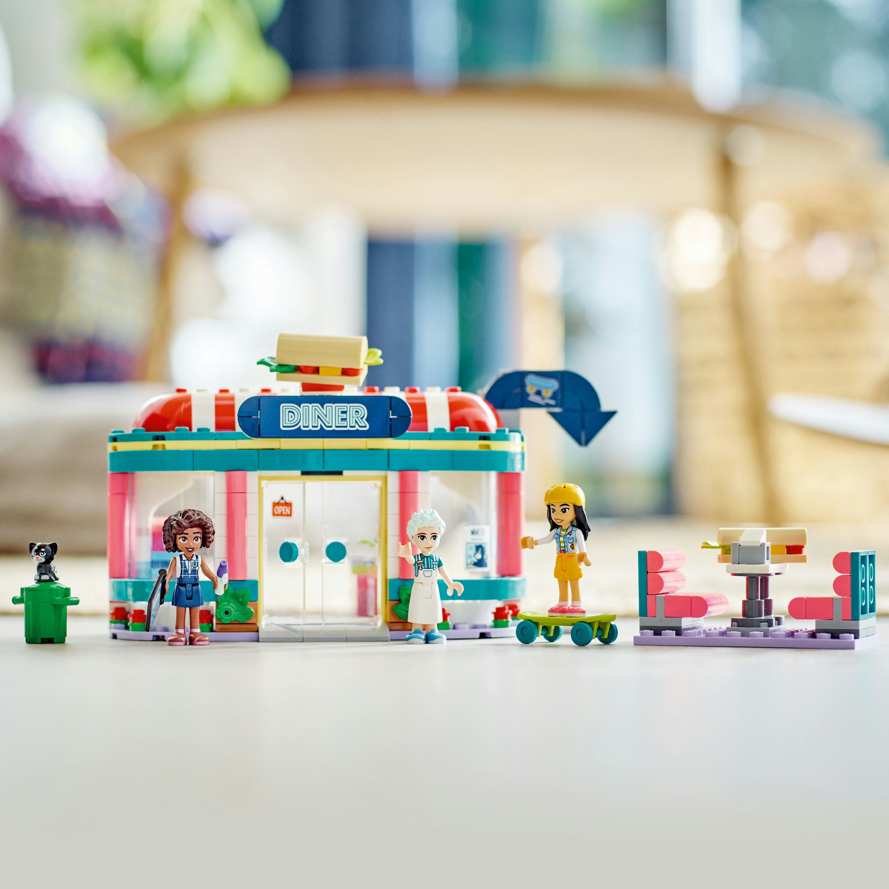 Lego Heartlake Downtown Diner
