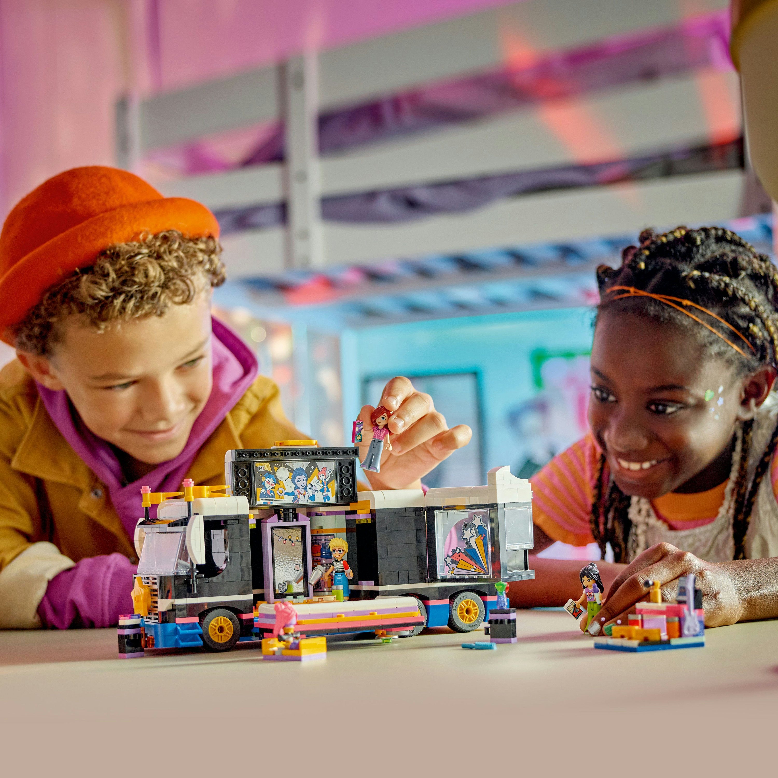 Lego Pop Star Music Tour Bus Lego Pop Star Music Tour Bus