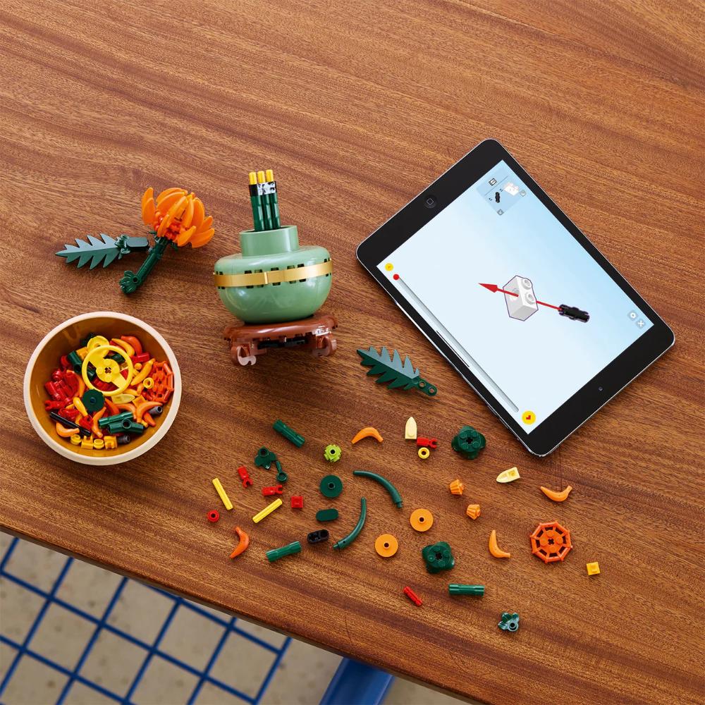 LEGO® ICONS™ Chrysanthemum LEGO® ICONS™ Chrysanthemum