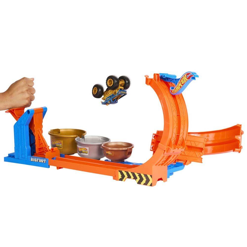 Hot Wheels Monster Trucks Loop & Flip Trophy Challenge Playset Hot Wheels Monster Trucks Loop & Flip Trophy Challenge Playset