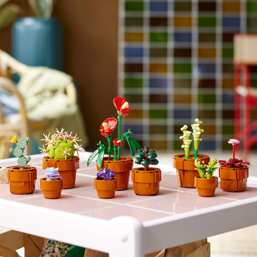 LEGO® ICONS™ Tiny Plants LEGO® ICONS™ Tiny Plants