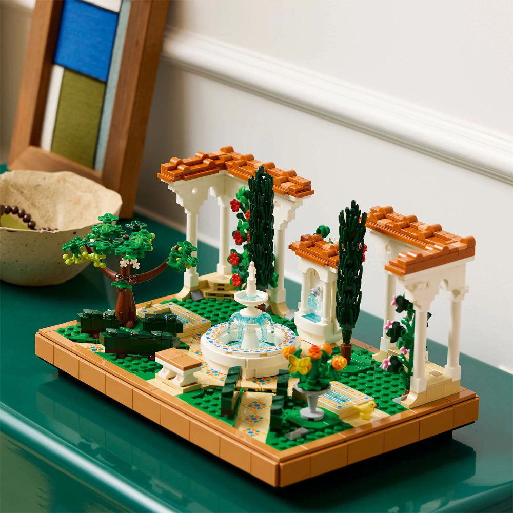 LEGO® ICONS™ Fountain Garden LEGO® ICONS™ Fountain Garden