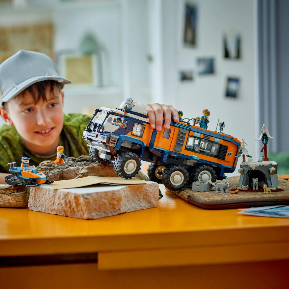 LEGO® City Arctic Explorer Science Lab Truck LEGO® City Arctic Explorer Science Lab Truck