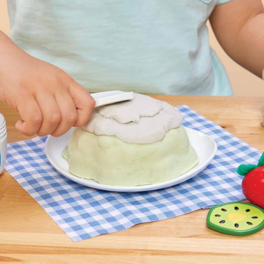 Little Tikes Creative Chefs Bluey Pavlova Kit Little Tikes Creative Chefs Bluey Pavlova Kit
