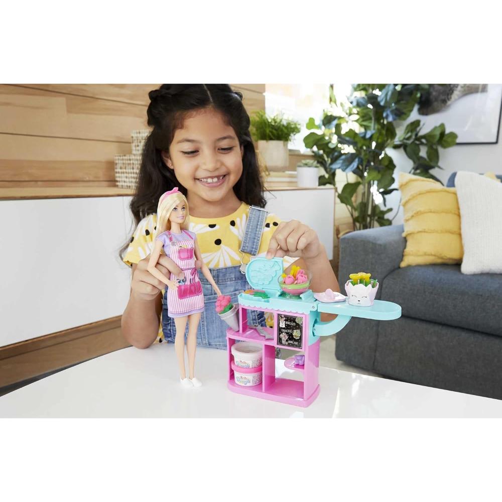 Barbie Flower Shop Owner Plays