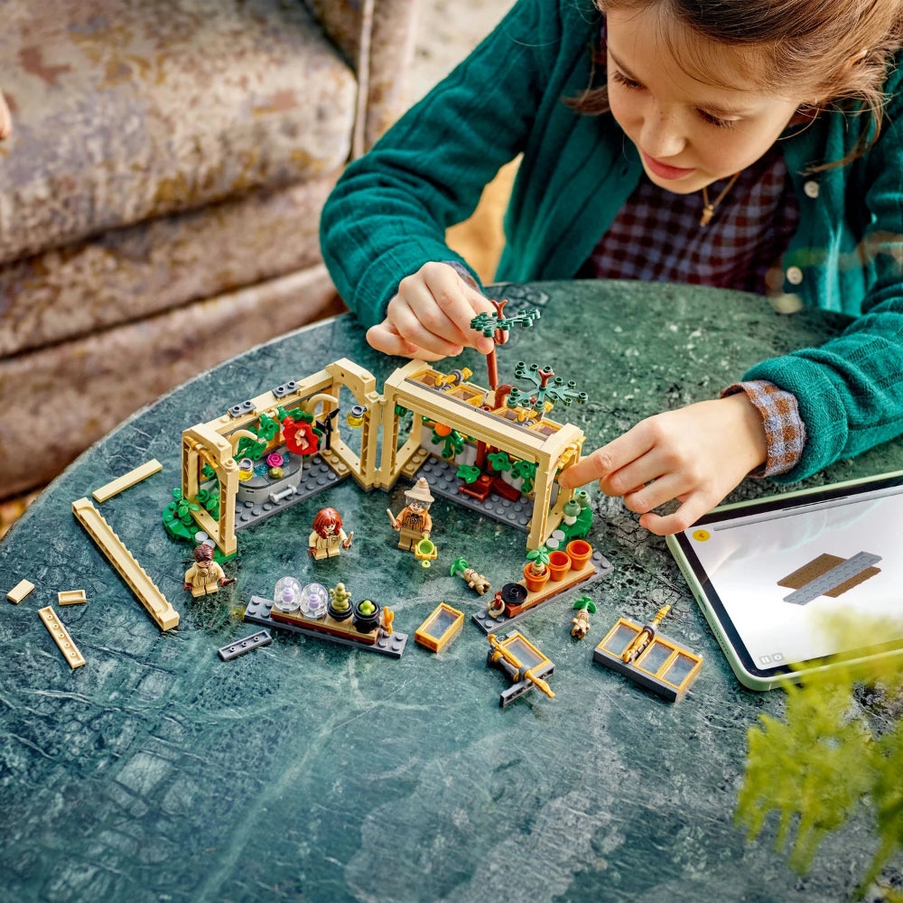 LEGO® Harry Potter™ Hogwarts™ Castle: Herbology Class LEGO® Harry Potter™ Hogwarts™ Castle: Herbology Class