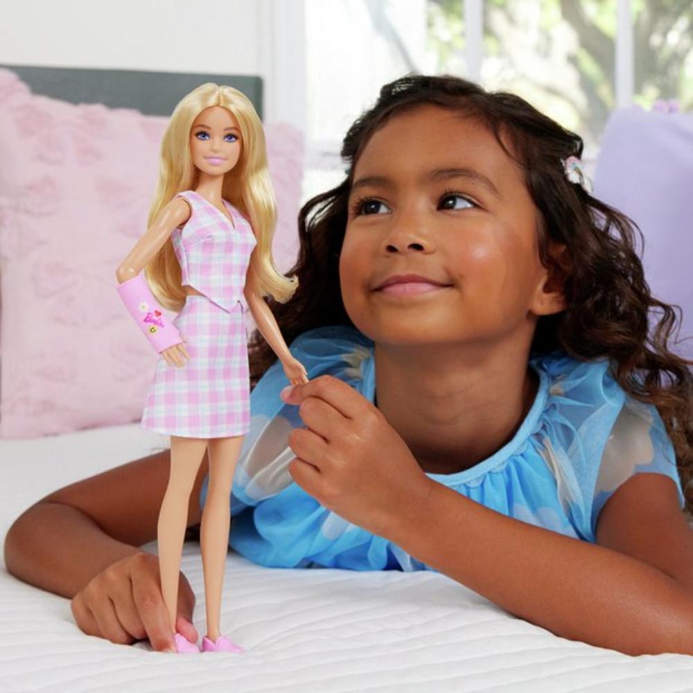 Barbie Fashionistas Doll Arm Cast original Barbie Fashionistas Doll Arm Cast original