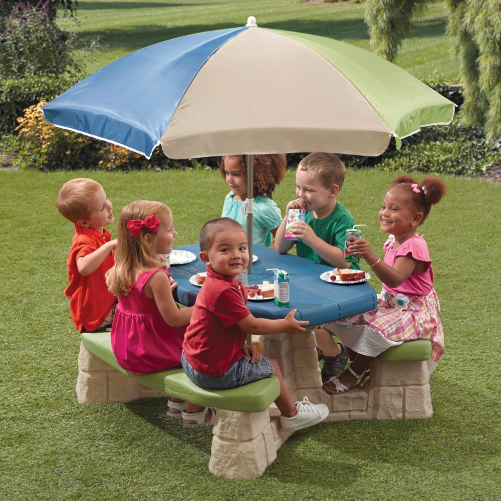 Step 2 Naturally Playful® Picnic Table with Umbrella