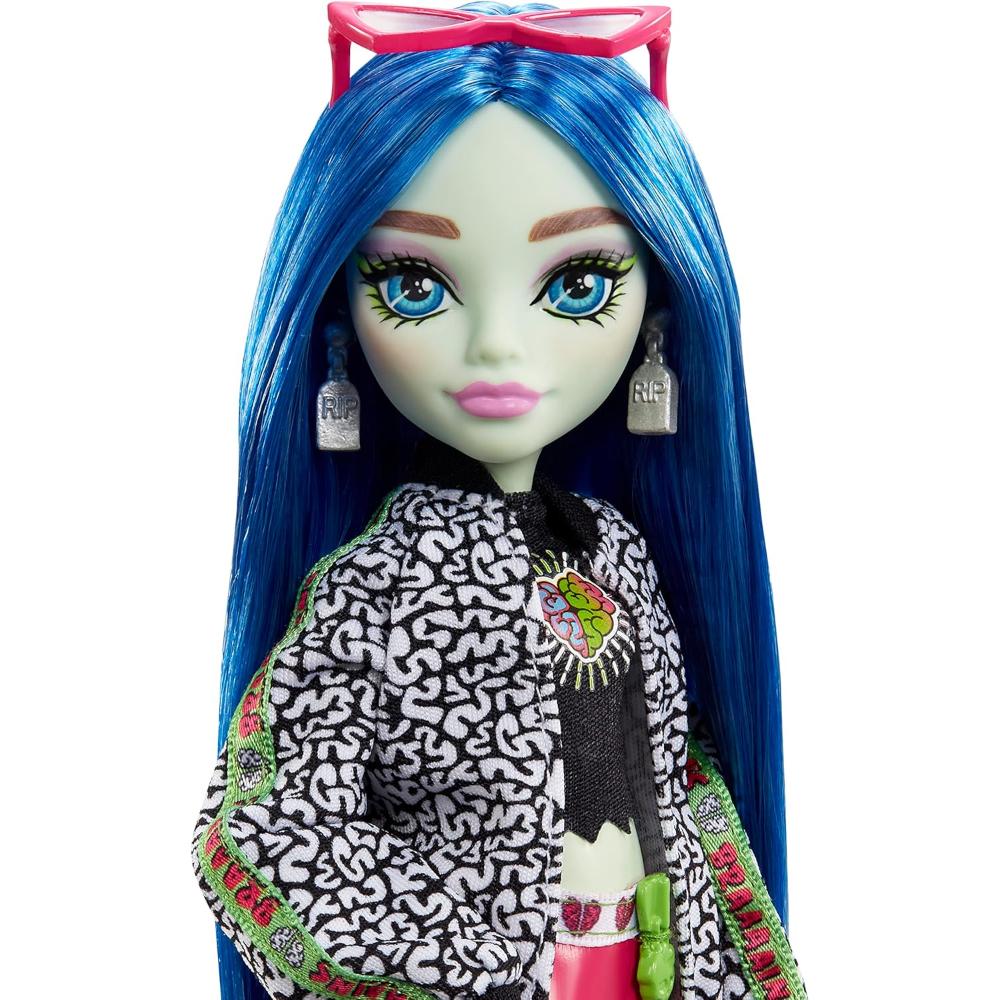 Monster High Ghoulia Yelps Doll With Pet And Accessories