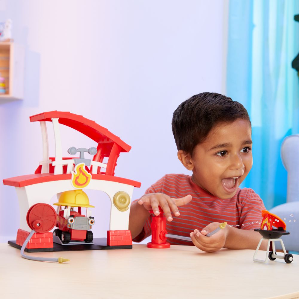 Little Tikes Let’s Go Cozy Coupe™ Fire Station Little Tikes Let’s Go Cozy Coupe™ Fire Station