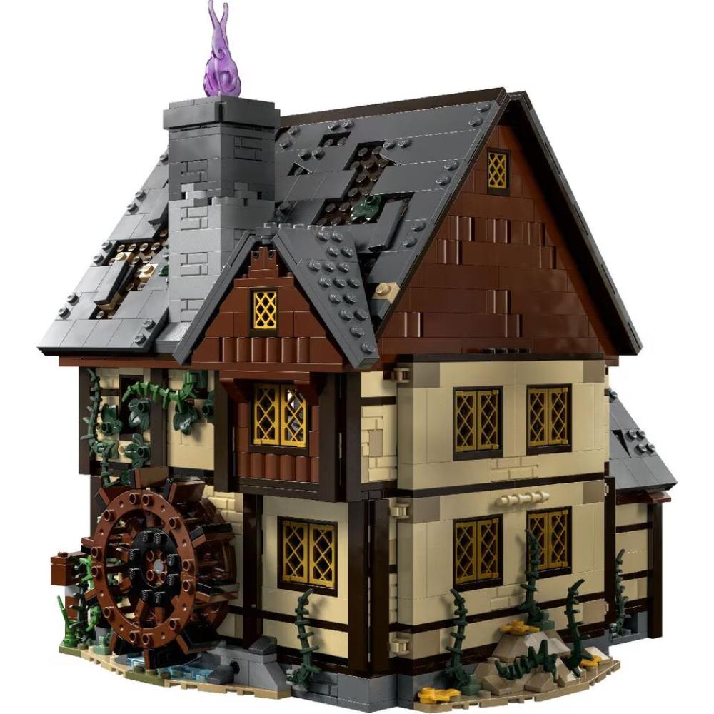 LEGO® Ideas Disney Hocus Pocus: The Sanderson Sisters’ Cottage LEGO® Ideas Disney Hocus Pocus: The Sanderson Sisters’ Cottage