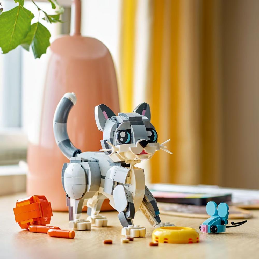 LEGO® Playful Cat