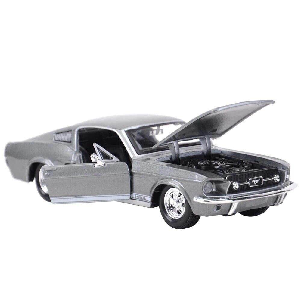 Maisto 1:24 1967 Ford Mustang GT Maisto 1:24 1967 Ford Mustang GT