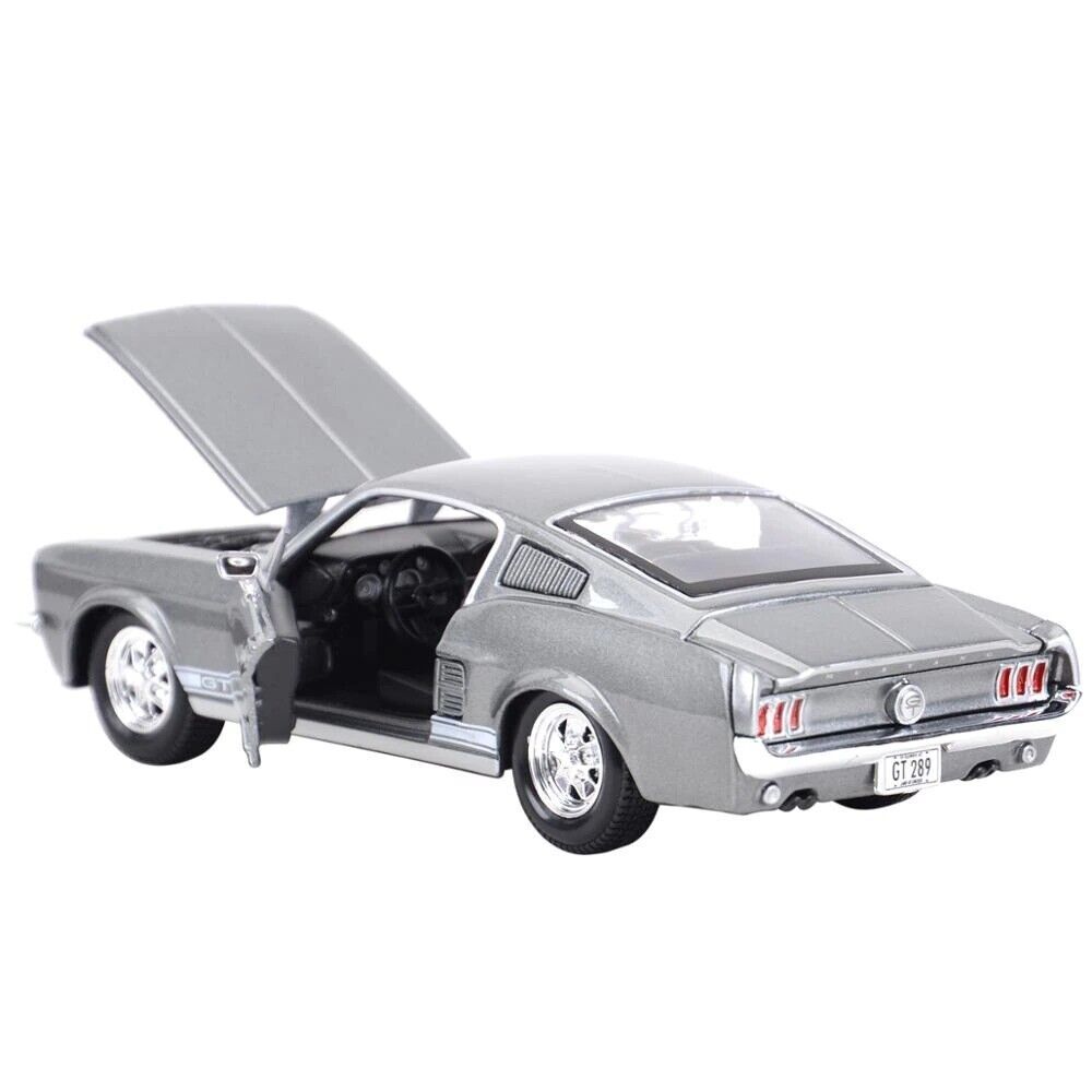 Maisto 1:24 1967 Ford Mustang GT Maisto 1:24 1967 Ford Mustang GT