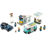 Lego Service Station  (354 Pieces)  Image#2