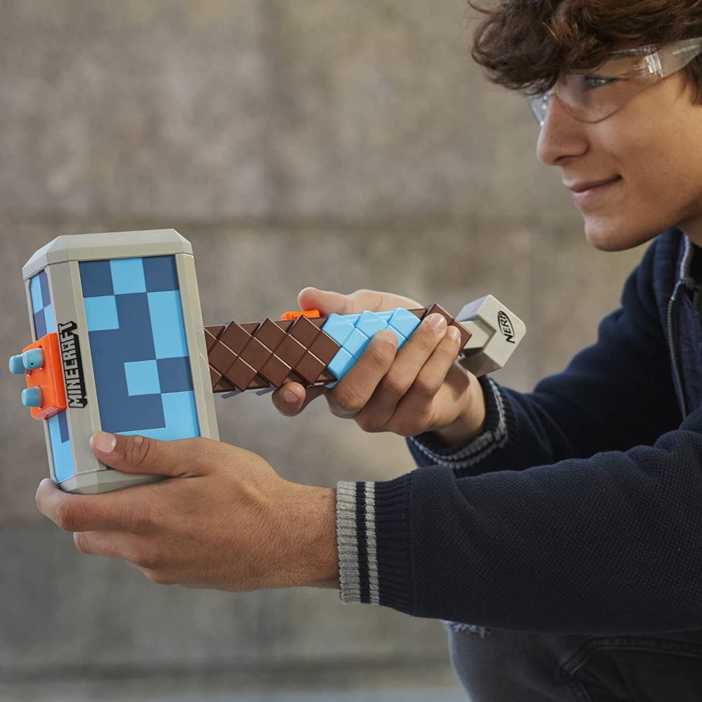 Nerf Minecraft Stormlander Dart-Blasting Hammer Nerf Minecraft Stormlander Dart-Blasting Hammer