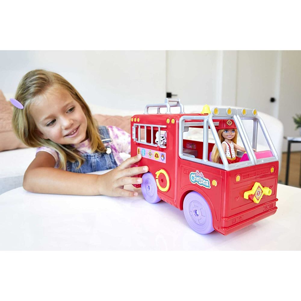 BarbieﾠClub Chelsea Firetruck