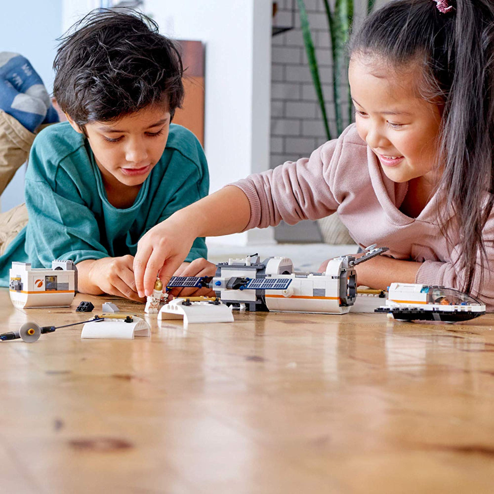 Lego City Lunar Space Station (412 Pieces)  Image#5